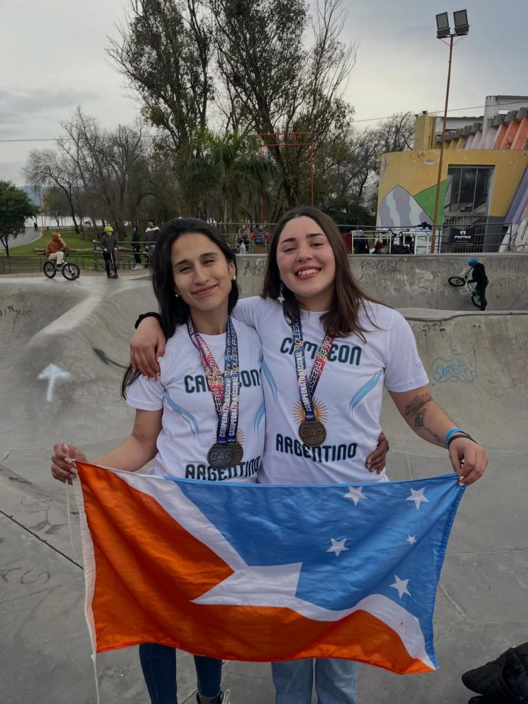 ROLÓN Y PACHECO SILVA CLASIFICARON AL MUNDIAL DE PARAGUAY TRAS BRILLAR EN EL NACIONAL DE ROLLER FREESTYLE