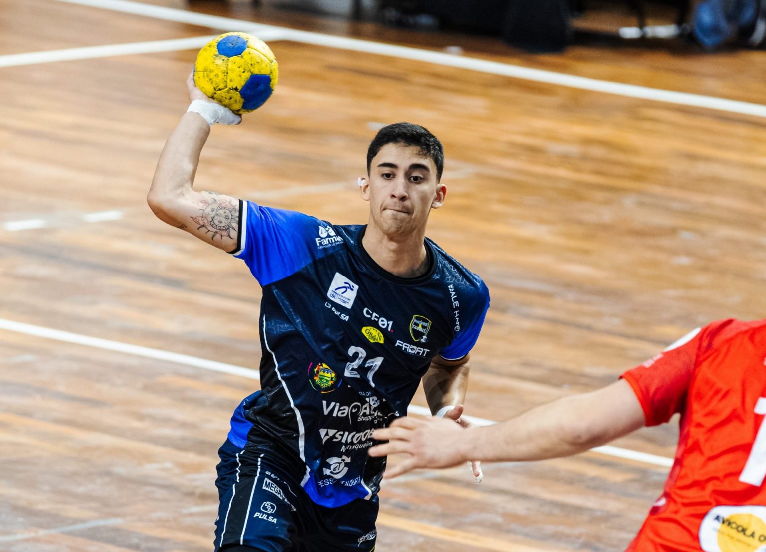 HISTÓRICO: EL RIOGRANDENSE PATRICIO CORONEL SE CONVIRTIÓ EN EL PRIMER FUEGUINO EN JUGAR LA «LIBERTADORES DEL HANDBALL»