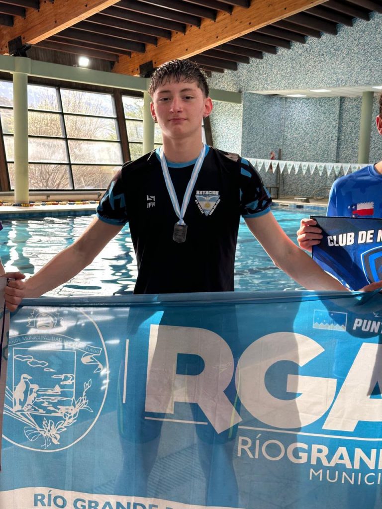 TRES NADADORES DE RÍO GRANDE CLASIFICARON A TORNEOS NACIONALES